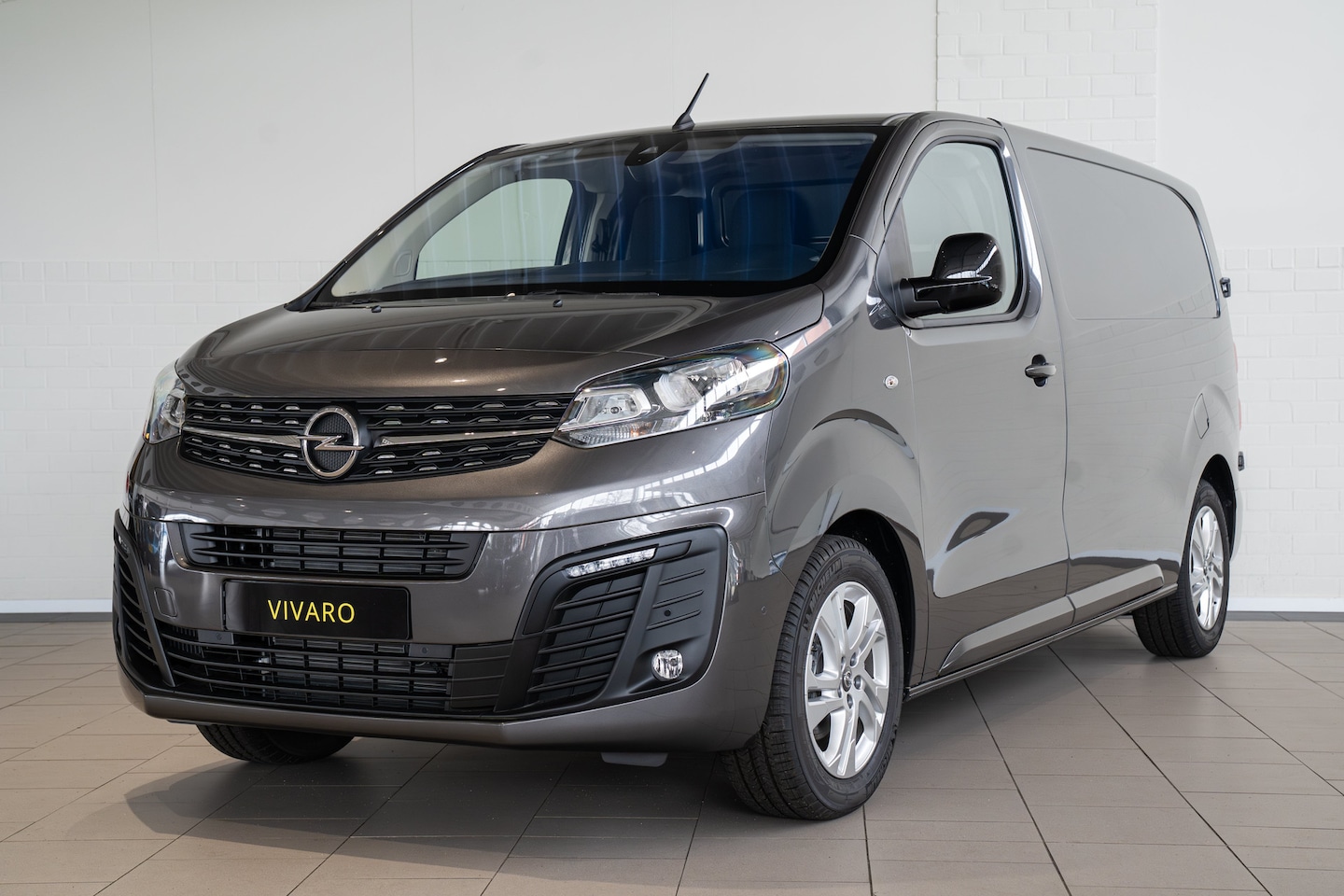 Opel Vivaro - 2.0 CDTI L2H1 180PK Automaat | Camera | Navigatie | Parkeersensoren | Apple Carplay & Andr - AutoWereld.nl