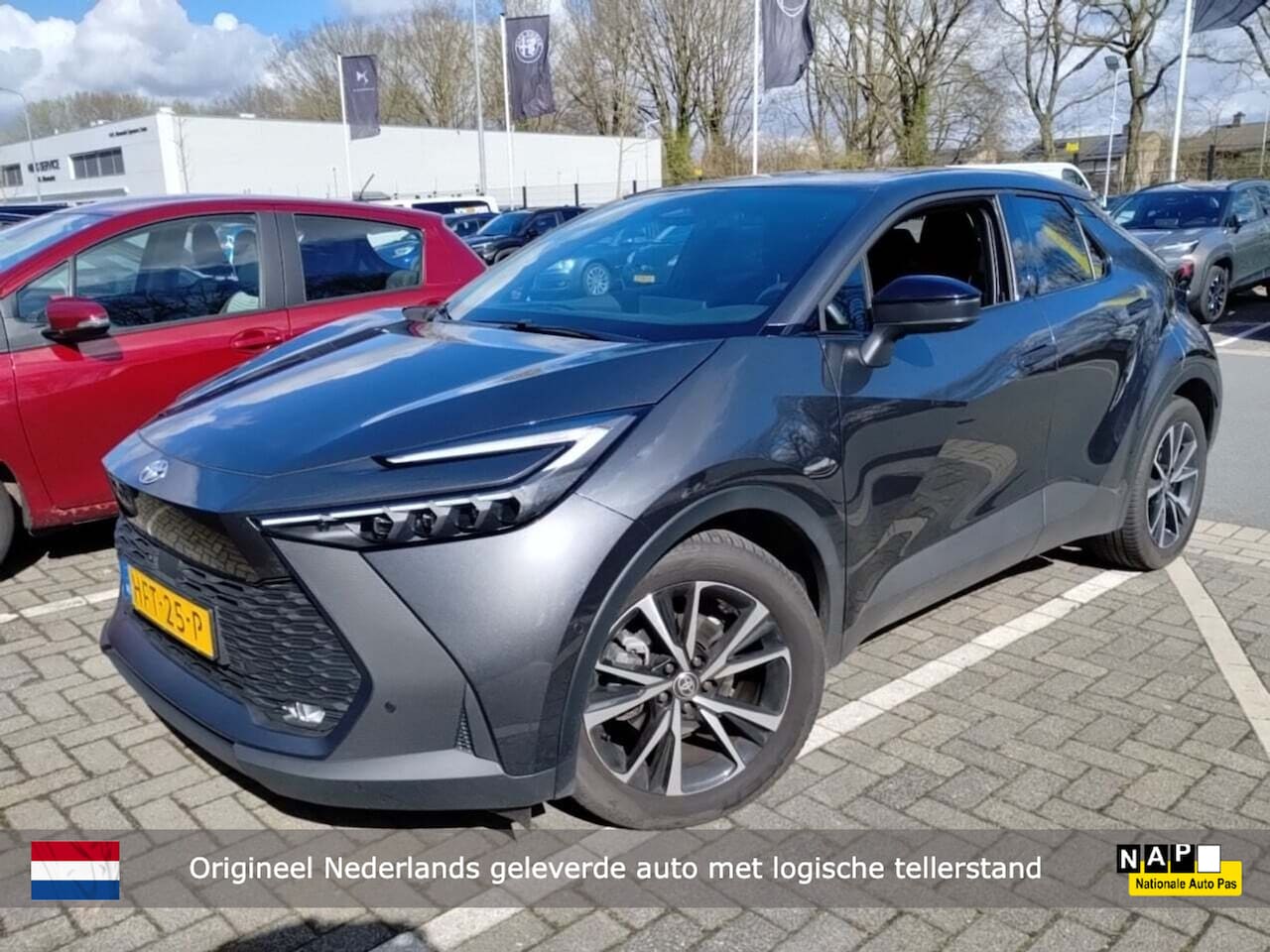 Toyota C-HR - 1.8 Hybrid 140 First Edition | Afneembare trekhaak | Navigatie | NL-auto - AutoWereld.nl