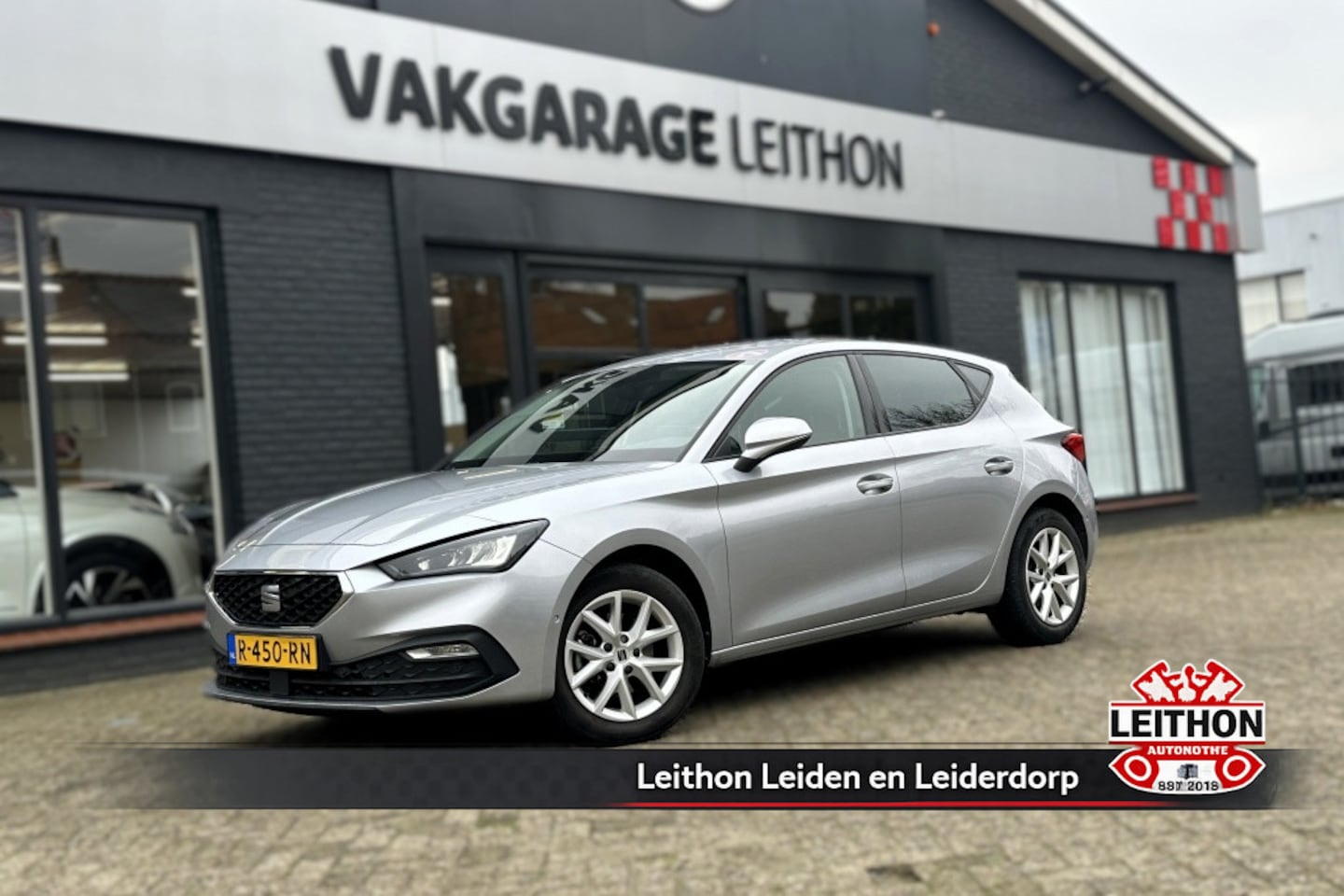 SEAT Leon - 1.0 eTSI Style Business Intense 1.0 eTSI Style Business Intense - AutoWereld.nl