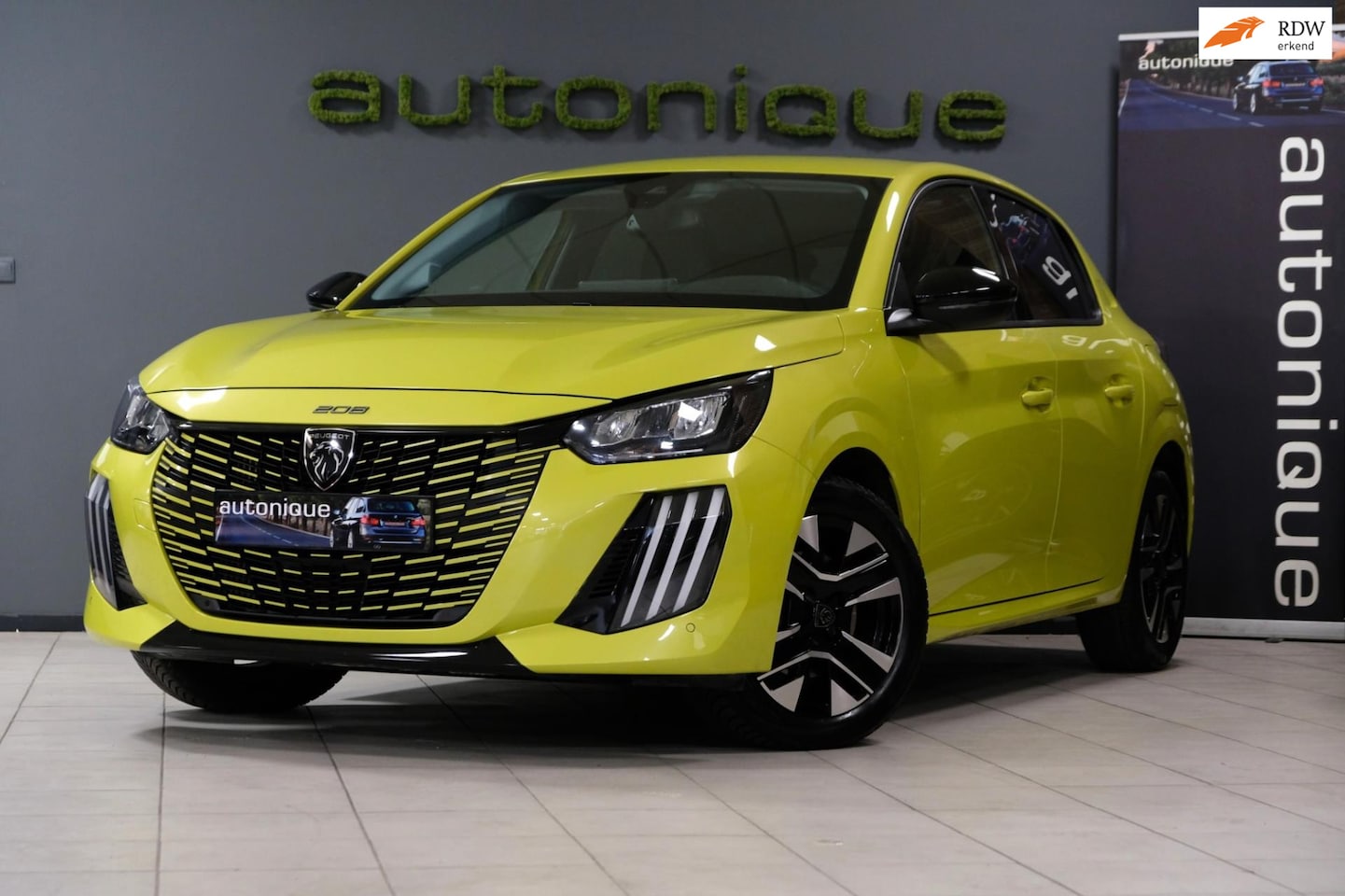 Peugeot 208 - 1.2 PureTech 100 Allure *9.220km UNIEK 1e Eig.* Camera/Apple Carplay NIEUWSTAAT - AutoWereld.nl