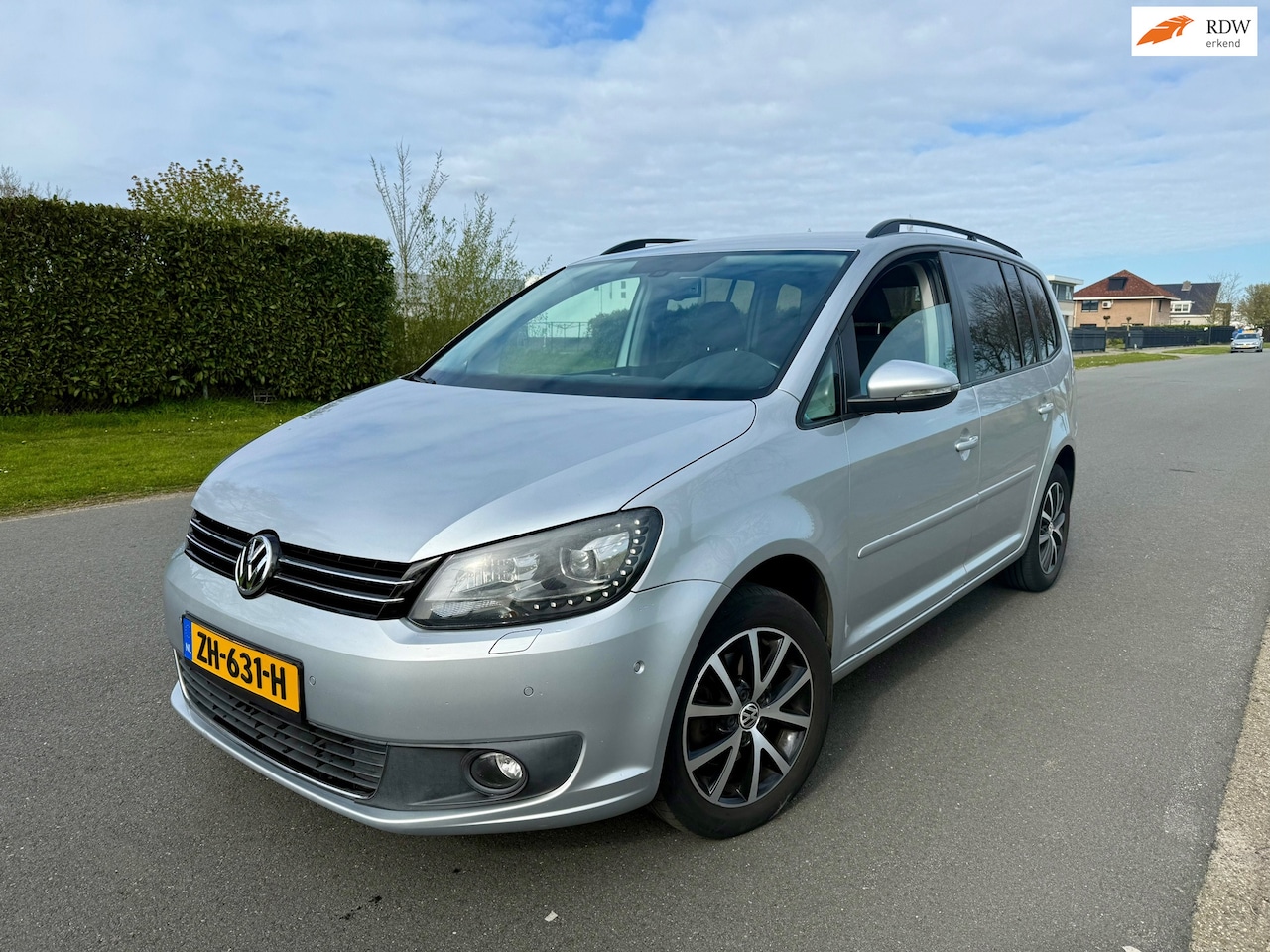 Volkswagen Touran - 1.6 TDI Comfortline 7p. DSG/APK/NAVI/CRUISE - AutoWereld.nl