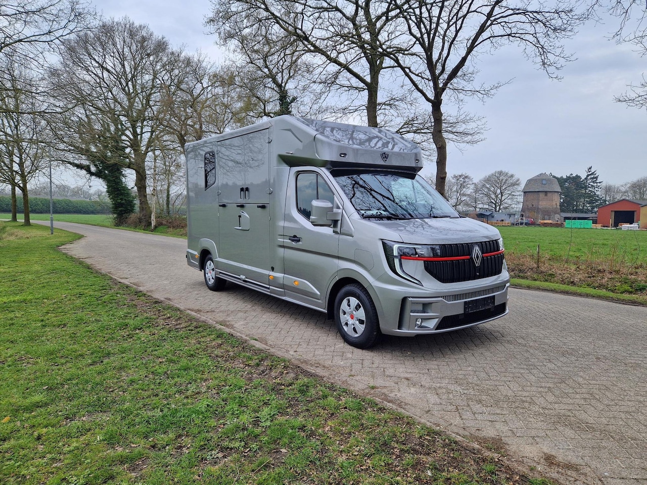 Renault Master Pro - ZE MTM S3 nieuw paardenwagen elektrisch Pro-safety hengsten uitvoering id:64 - AutoWereld.nl