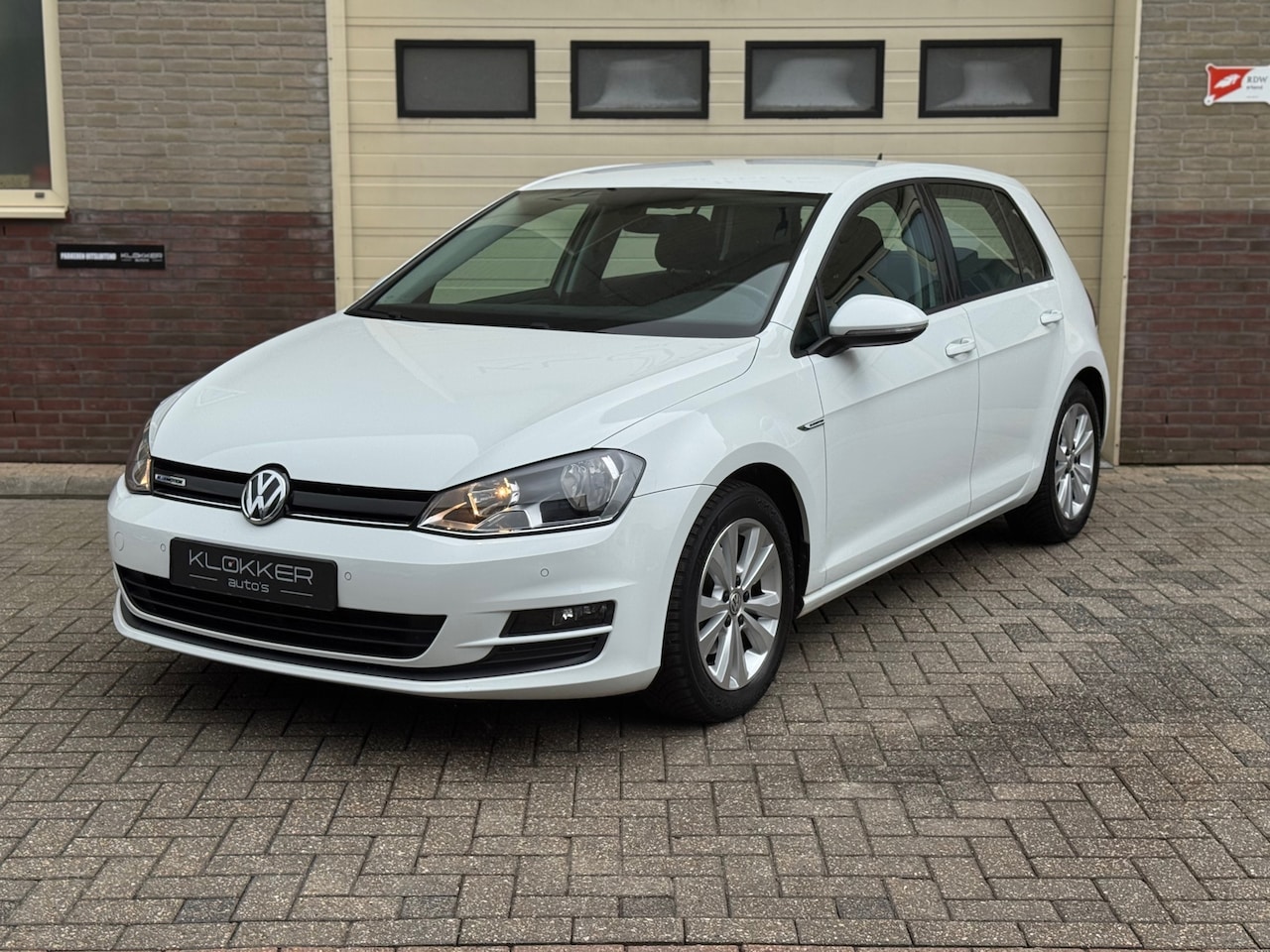 Volkswagen Golf - 1.0 TSI Comfortline 1E EIG Orig NL Dealer ondh. Carplay Cruise - AutoWereld.nl