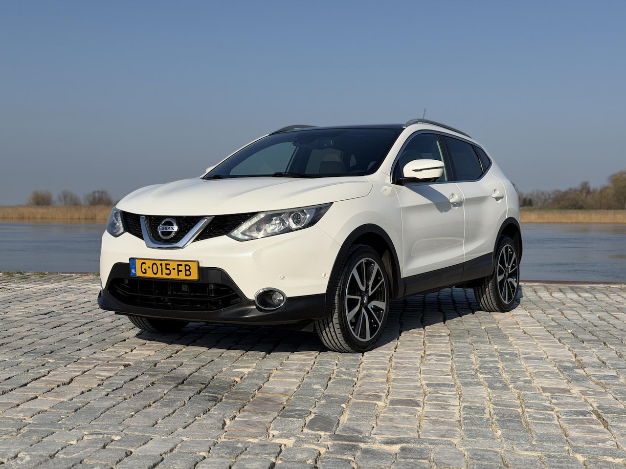 Nissan Qashqai - 1.2 N-Vision|Pano|360cam|Stoelverwarming - AutoWereld.nl
