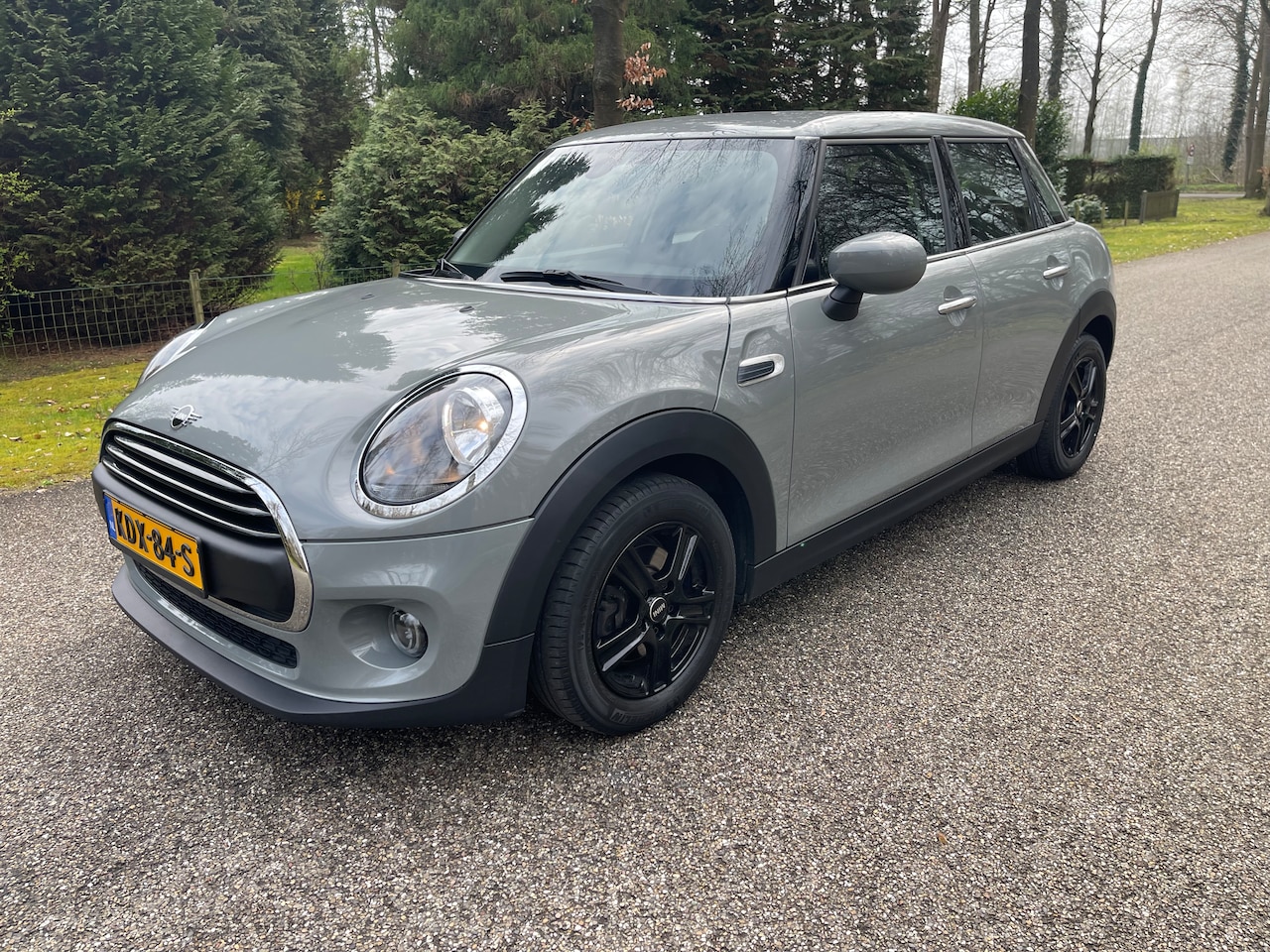 MINI Mini - 1.5 One Business Edition Moonwalk Grey / Camera / Navi / Top! - AutoWereld.nl
