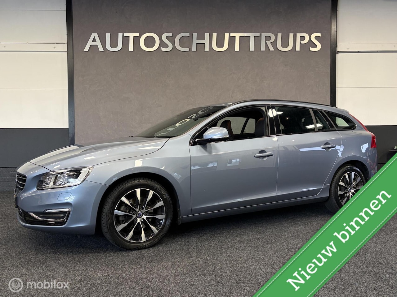 Volvo V60 - 2.0 D3 Summum LEDER / STOELVERW. / CLIMA / CRUISE / NAVI / - AutoWereld.nl