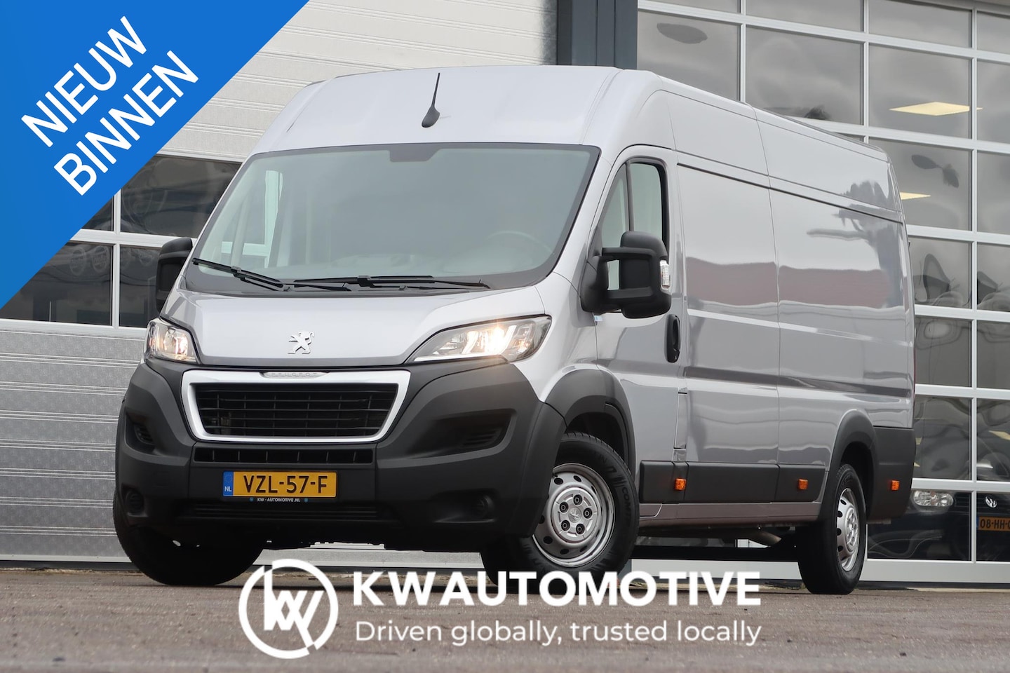 Peugeot Boxer - 2.2 BlueHDi 165 L4H3 CAMERA/ CRUISE/ AIRCO/ CARPLAY ETC.. - AutoWereld.nl