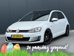 Volkswagen Golf - 2.0 TSI GTI Performance Pano - DSG - Led - Navi - Dynaudio