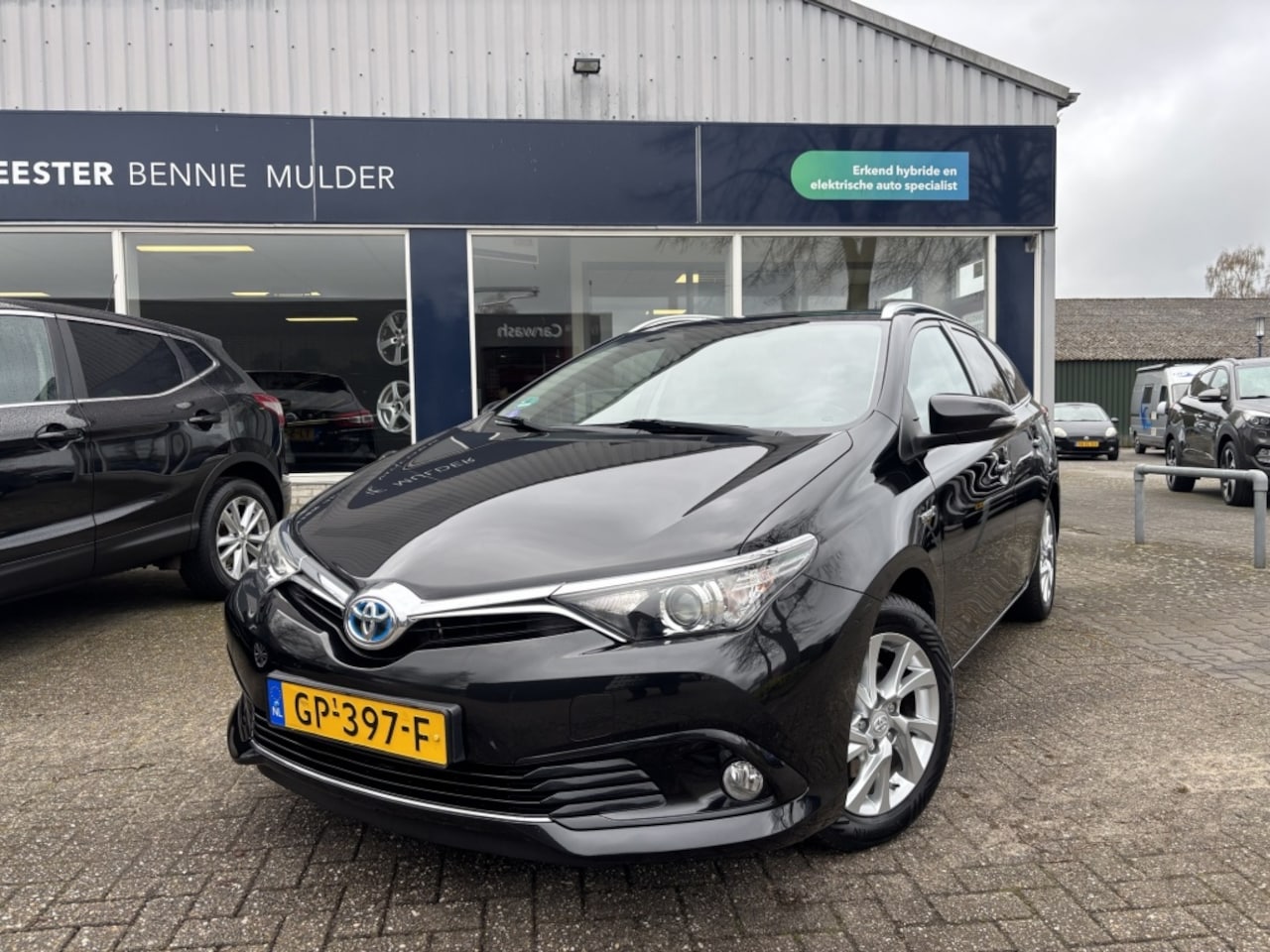 Toyota Auris Touring Sports - 1.8 Hybrid CAMERA / PANO-DAK / TREKHAAK - AutoWereld.nl