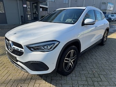 Mercedes-Benz GLA-Klasse - 200 Edition 1 - MOTOR STUK - DEFECT