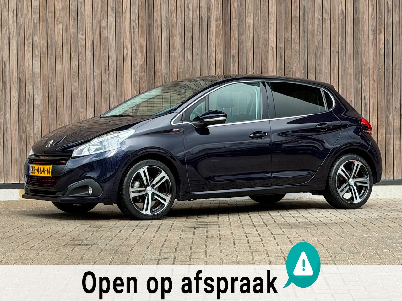 Peugeot 208 - 1.2 PureTech GT-line/ DEALER ONDERHOUDEN / PANO - AutoWereld.nl