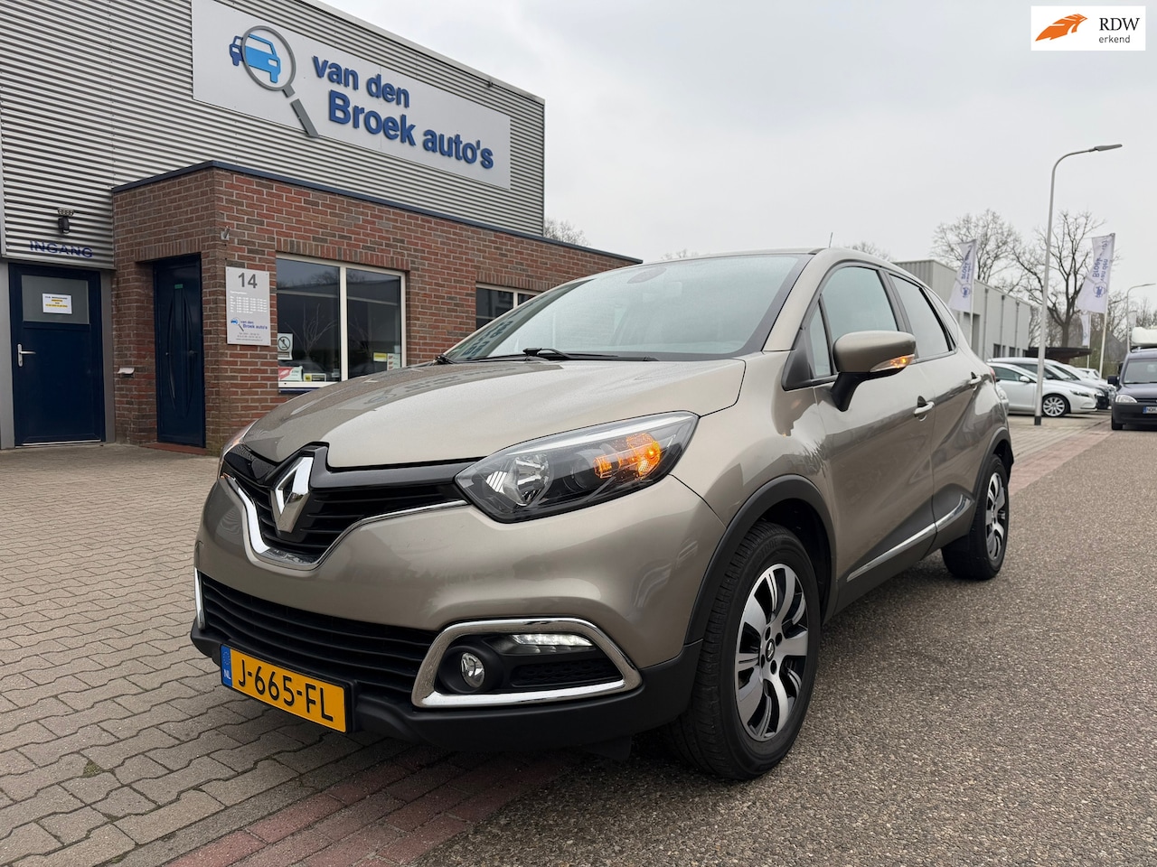 Renault Captur - 1.2 TCe Dynamique AUTOMAAT/A. camera,/ CLIMA/CRUISE/ - AutoWereld.nl