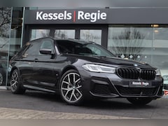 BMW 5-serie Touring - 520i M-Sport Pano Memory ACC Keyless Camera HiFi Comfortstoelen 19” Stuurverwarming