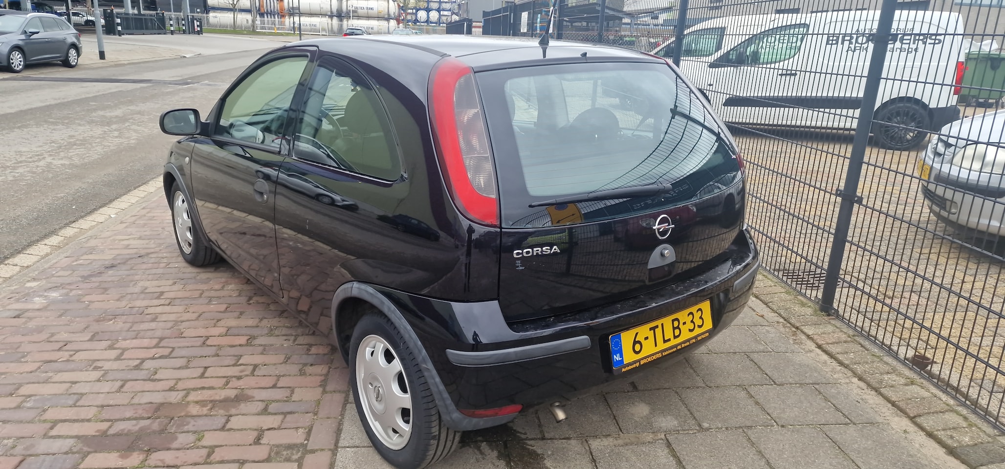 Opel Corsa - 1.0-12V Rhythm