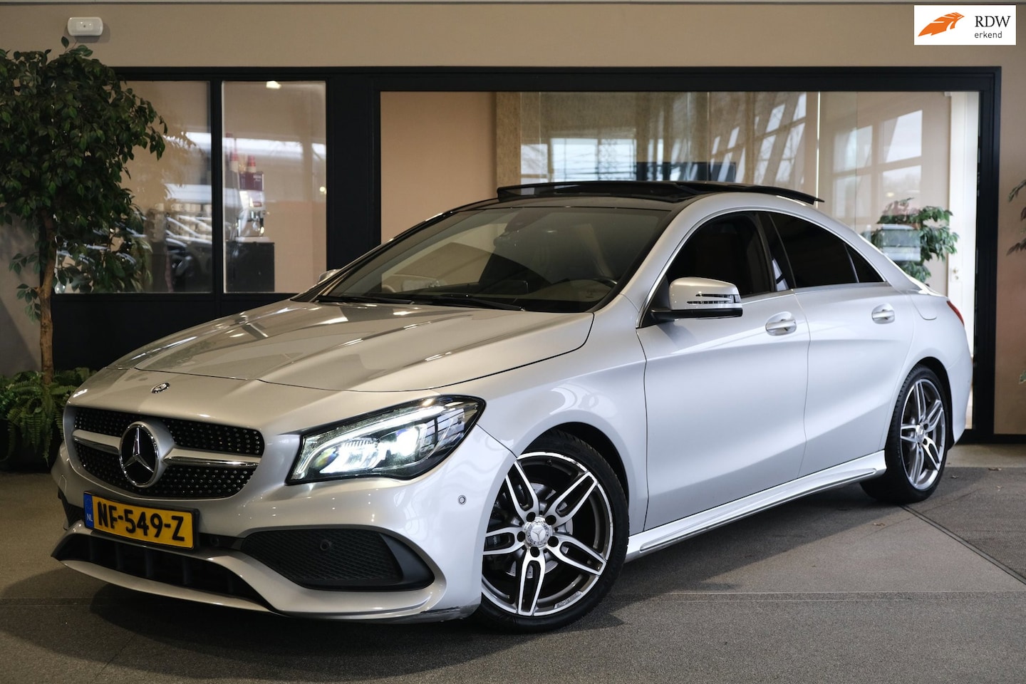 Mercedes-Benz CLA-Klasse - 200 AMG AUT Pano Xenon Leder Cam - AutoWereld.nl