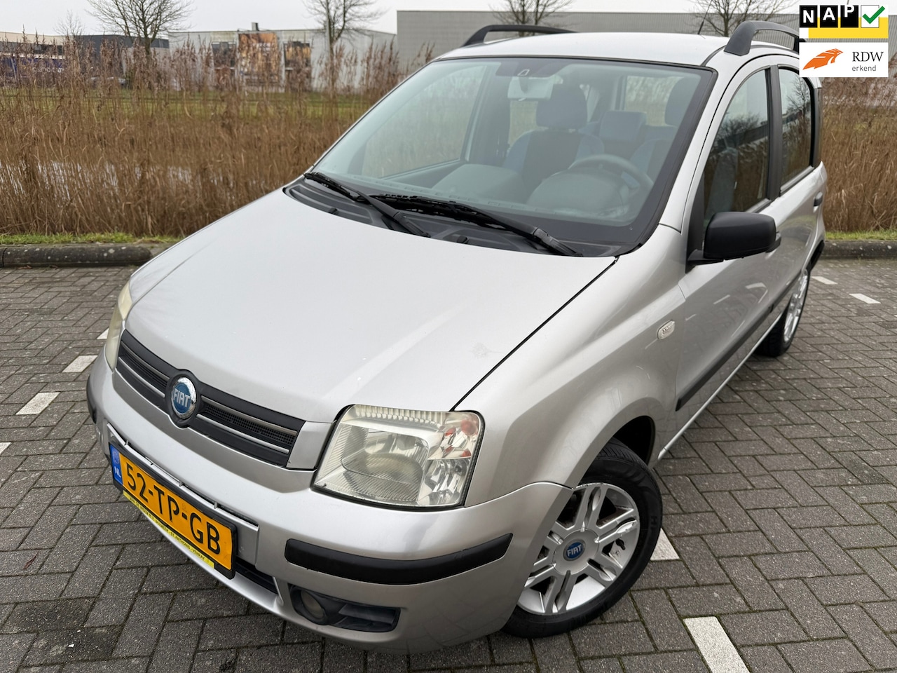 Fiat Panda - 1.2 Emotion*Automaat*NEW APK*NAP*AIRCO*ELKT-RAAM*C- D AFSTAND - AutoWereld.nl
