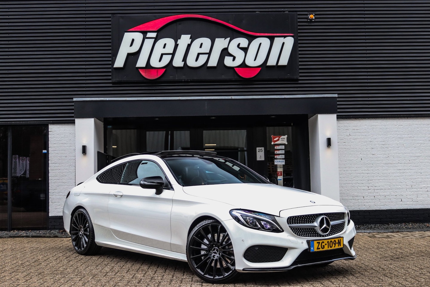 Mercedes-Benz C-klasse Coupé - 200 AMG PANO BTW XENON STOELVER - AutoWereld.nl