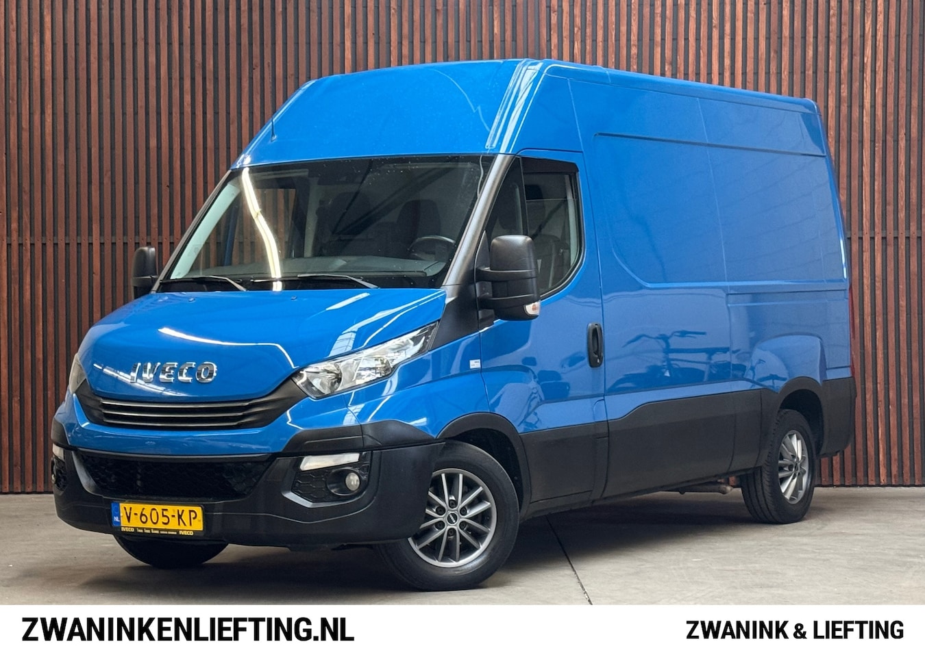 Iveco Daily - 35S16V 2.3 H3 AUT NAVI-CAMERA-CLIMA-CRUISE-TREKHAAK-DAB+ - AutoWereld.nl