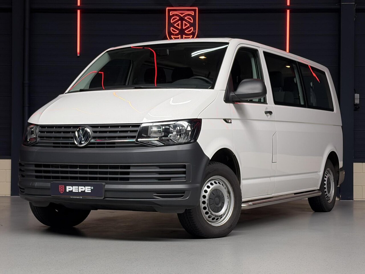 Volkswagen Transporter Kombi - 2.0 TSI L2H1 |9-PERSOONS|AIRCO - AutoWereld.nl