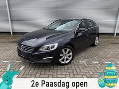 Volvo V60 - 1.5 T3 Momentum, Automaat, Navigatie, Xenon vol onderhoud+ nwe Distributie