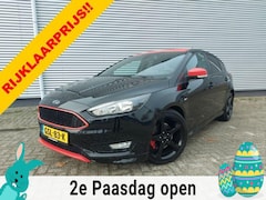 Ford Focus - 1.5 135KW/184PK ST line, applecarplay/android, airco, cruise, stoelverwarming, parkeersens