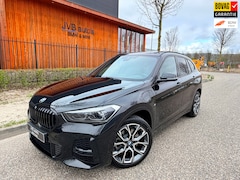 BMW X1 - X1 XDrive25e M-sport, panorama, trekhaak, HUD