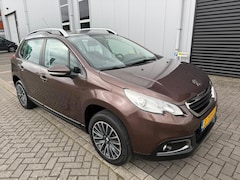 Peugeot 2008 - 1.2 VTi Active Cruise / Trekhaak / Panorama / Navi / Airco