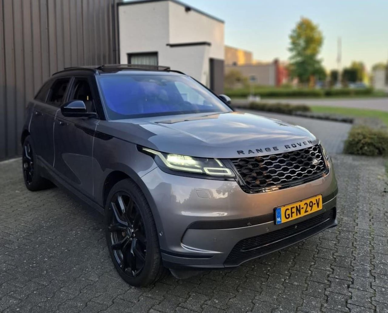 Land Rover Range Rover Velar - 2.0 P400e SE - AutoWereld.nl