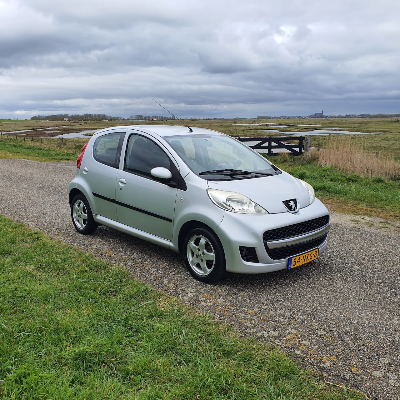 Peugeot 107 - 1.0-12V Urban Move 5 deurs - AutoWereld.nl