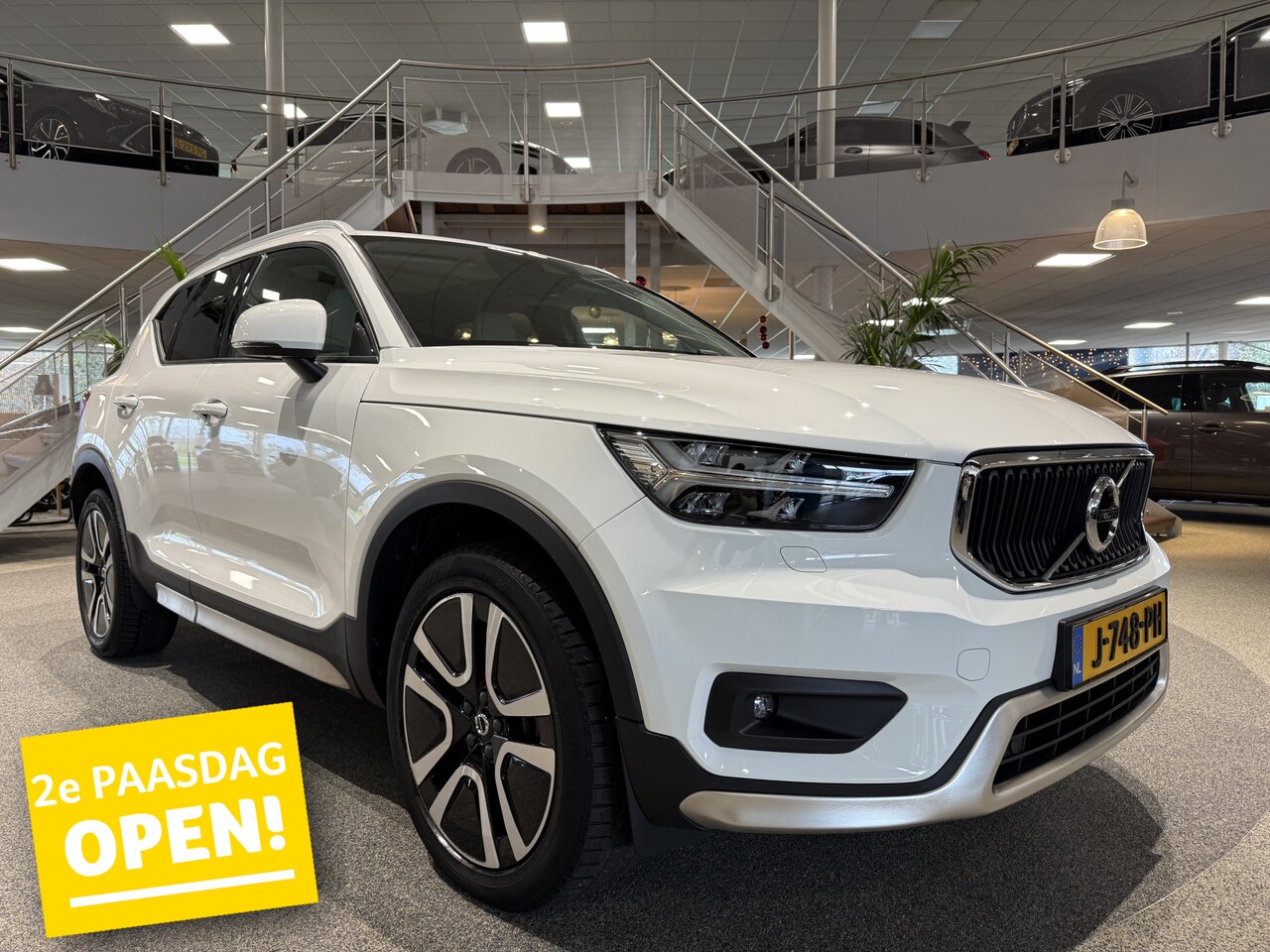 Volvo XC40 - 1.5 T2 Business Pro 1.5 T2 Business Pro, NL auto, Trekhaak, Pano, Leder - AutoWereld.nl