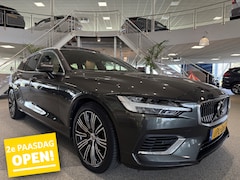 Volvo V60 - 2.0 T6 Twin Engine AWD Inscription, Pano, Trekhaak, Adaptive cruise