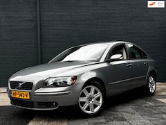 Volvo S40 - 2.4 Exclusive | Automaat | Schuifdak | Nieuw APK