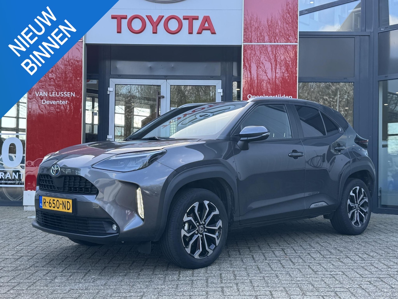 Toyota Yaris Cross - 1.5 HYBRID DYNAMIC 17"LM-VELGEN DAKRAILING LED PRIVACY-GLASS APPLE/ANDROID AD-CRUISE CAMER - AutoWereld.nl