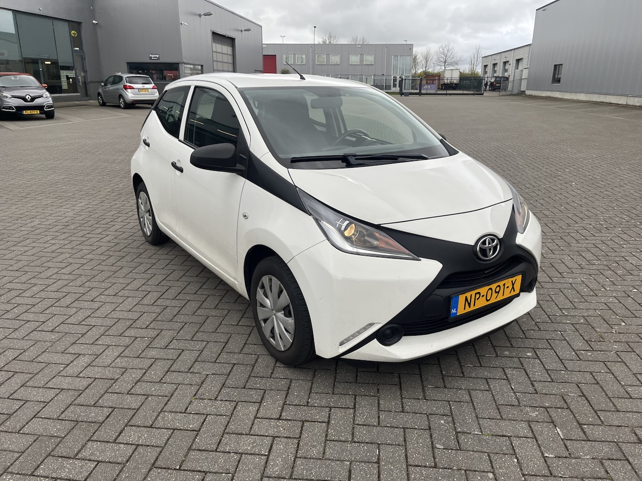 Toyota Aygo - 1.0 VVT-i x-now 5 drs 54 dkm Airco nl auto - AutoWereld.nl