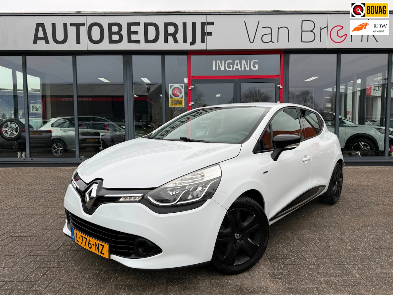 Renault Clio - 1.2 Limited | Navigatie | DAB Radio | Cruise - AutoWereld.nl