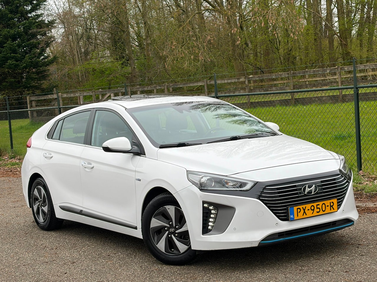 Hyundai IONIQ - 1.6 GDi Premium /Navi/Camera/Pano/Trekhaak/ - AutoWereld.nl