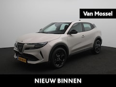 Alfa Romeo Junior - 1.2 Turbo Hybrid Ibrida | Apple Carplay/Android Auto | Parkeersensoren | Climate Control |