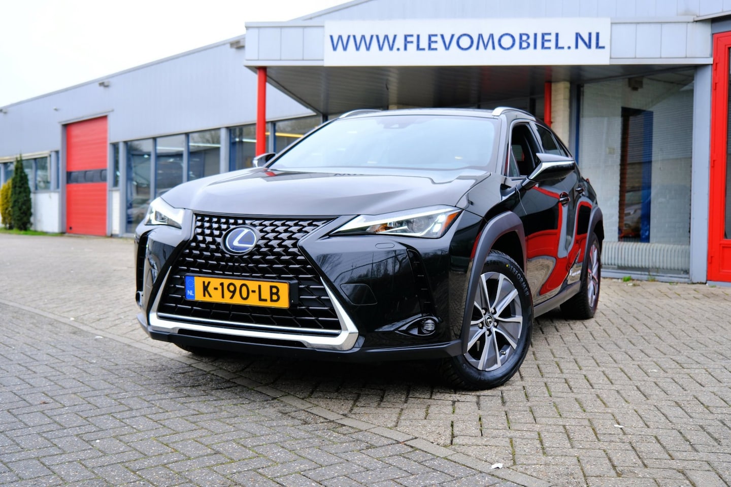 Lexus UX - 300e Business 54 kWh Aut. Clima|Adapt. Cruise|LMV|Cam - AutoWereld.nl