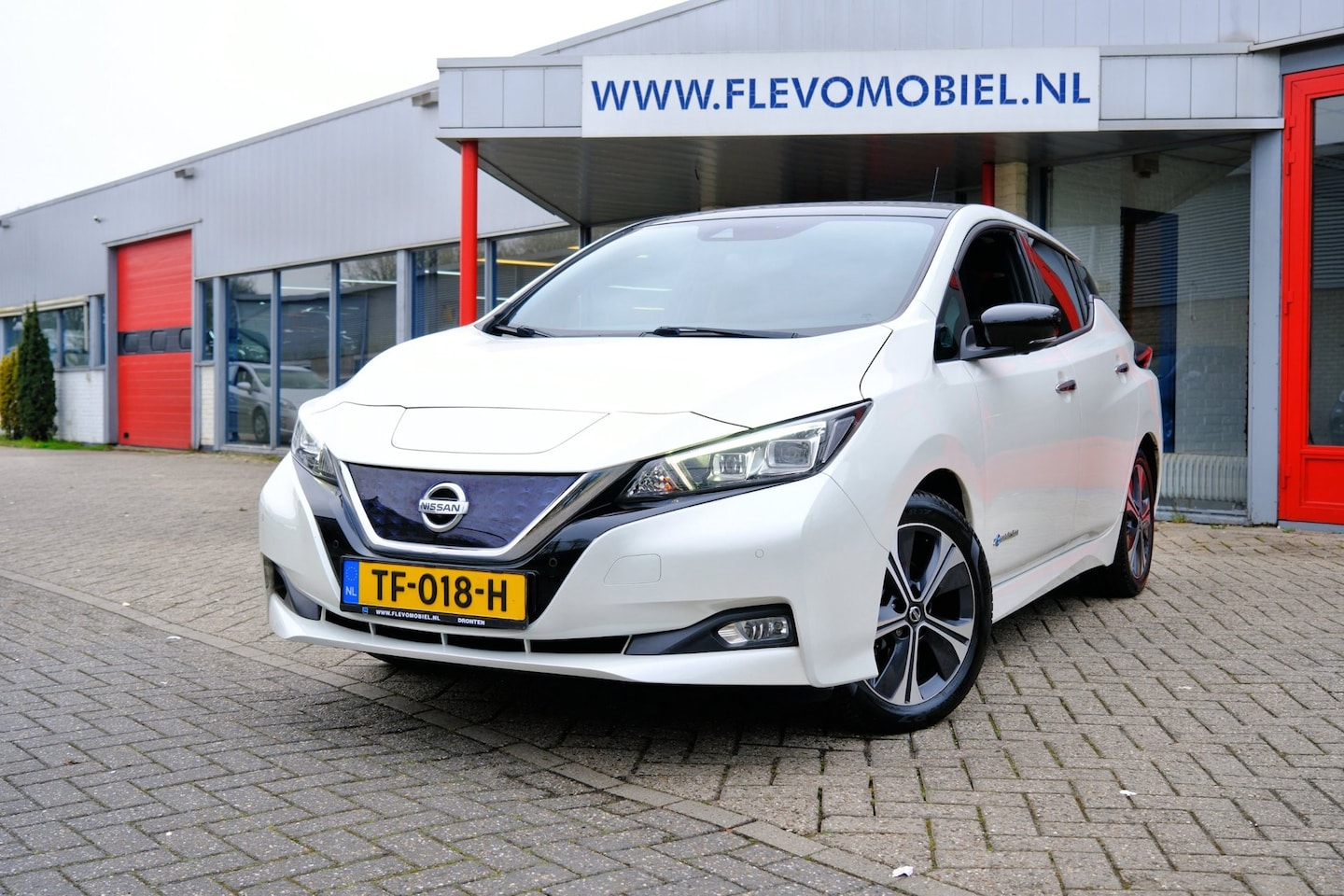Nissan LEAF - Tekna 40 kWh Aut. Leder|Clima|Adapt.Cruise|Navi|360Cam|Apple CarPlay - AutoWereld.nl