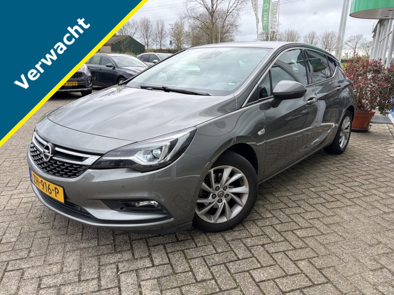 Opel Astra - 1.0 T. Innovation, Carplay, AGR Stoel, Trekhaak, Nav, Camera, P - AutoWereld.nl