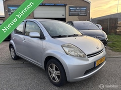 Daihatsu Sirion 2 - 1.0-12V Trend