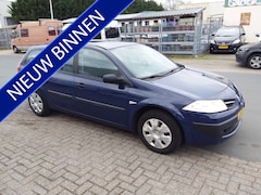 Renault Mégane Grand Tour - 1.4-16V Authentique