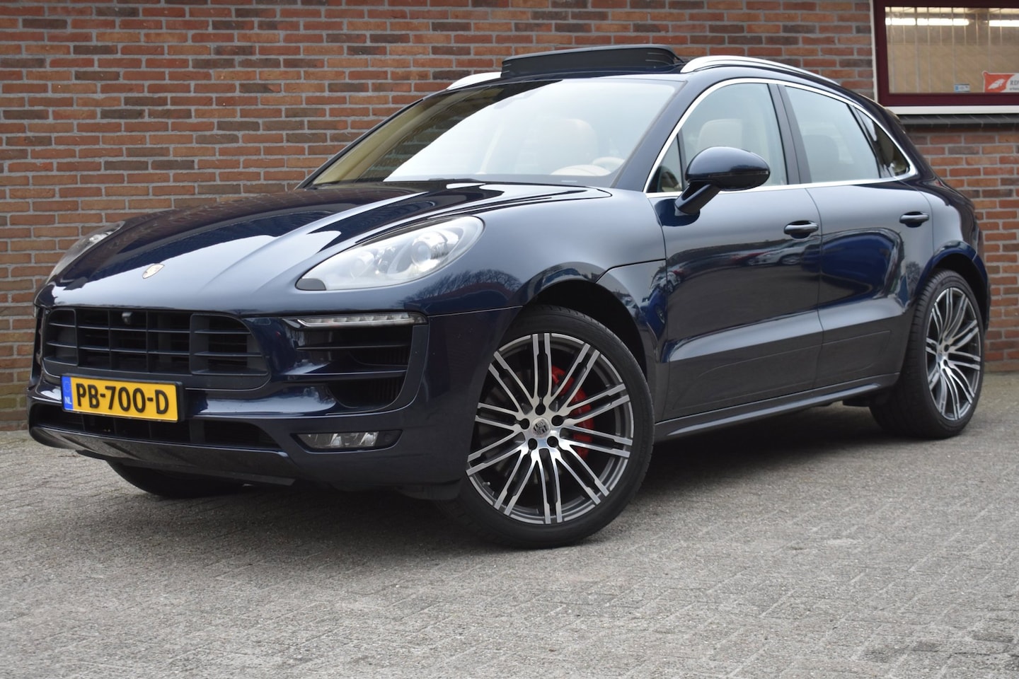 Porsche Macan - 3.0 GTS '17 Pano LED Leder Sport Chrono Navi Cruise Inruil mogelijk - AutoWereld.nl