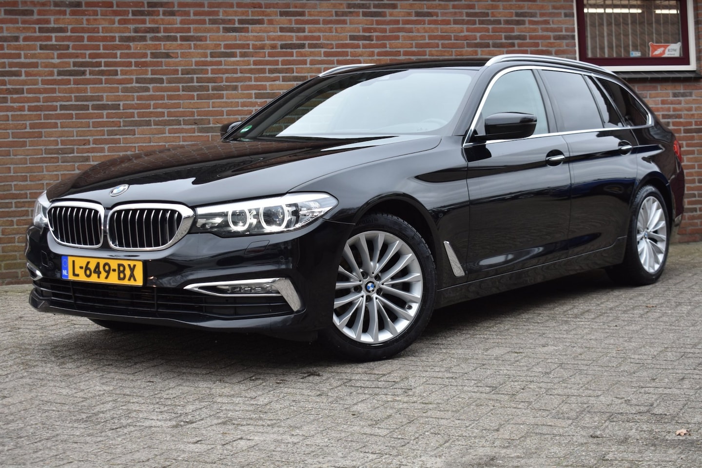 BMW 5-serie Touring - 520d High Executive '17 Xenon Leder Clima Navi Cruise Inruil mogelijk - AutoWereld.nl