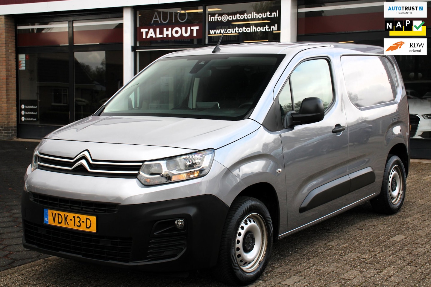 Citroën Berlingo - 1.6 BlueHDI Control | APPLE CARPLAY, CRUISE CONTROL, 3 ZITS, GRIJS KENTEKEN, AIRCO - AutoWereld.nl