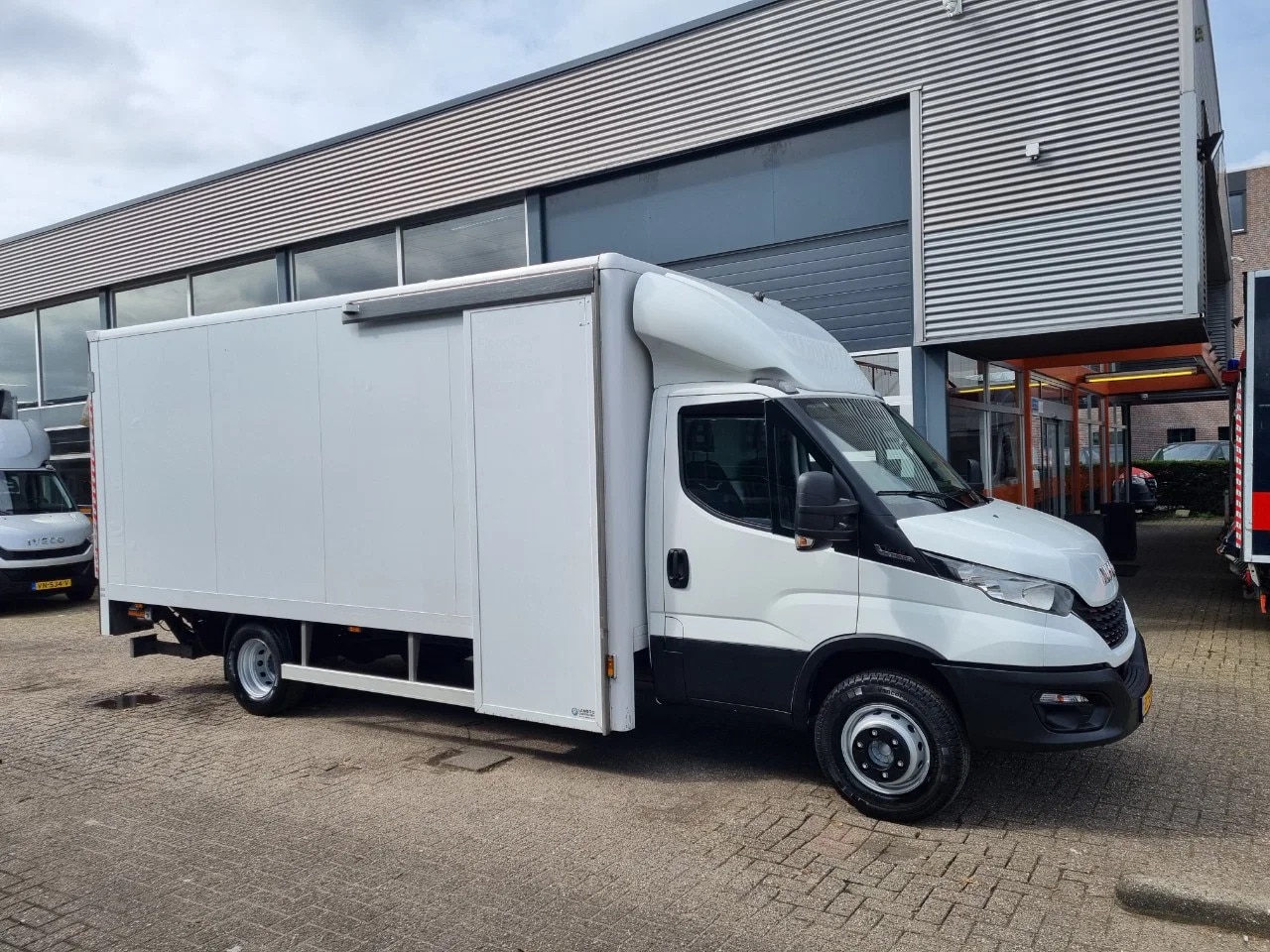 Iveco Daily - 70C18 3.0D Koffer 1000kg LBW GVW 7000kg Euro 6 - AutoWereld.nl