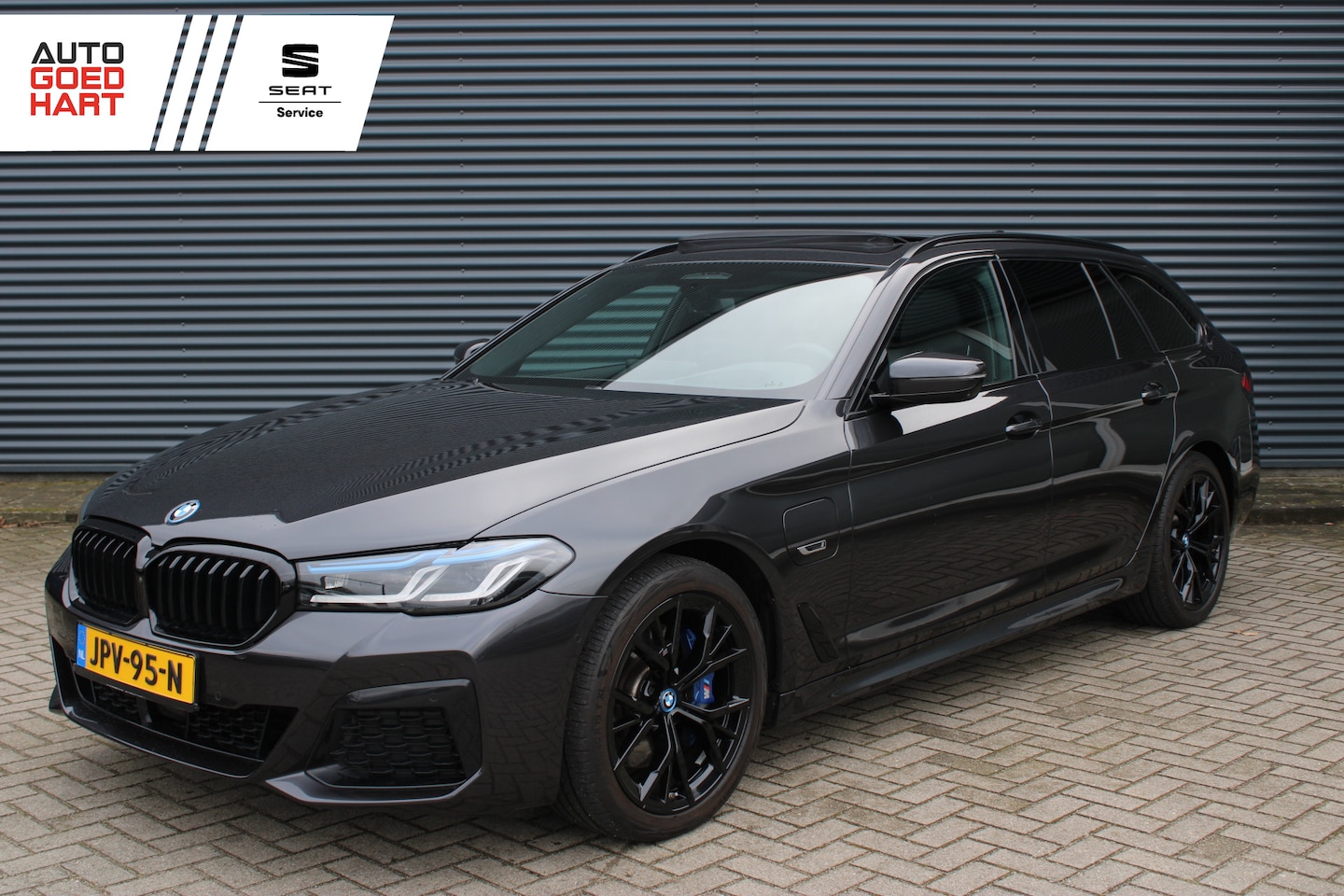 BMW 5-serie Touring - 530e xDrive Business Edition Plus Comfortstoelen Panoramadak Elek-Trekhaak Adap-Cruise - AutoWereld.nl