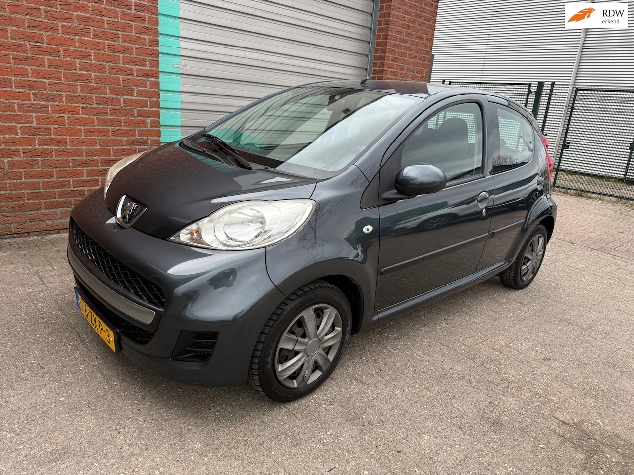 Peugeot 107 - 1.0-12V Millesim 200 Bj:2010 - AutoWereld.nl