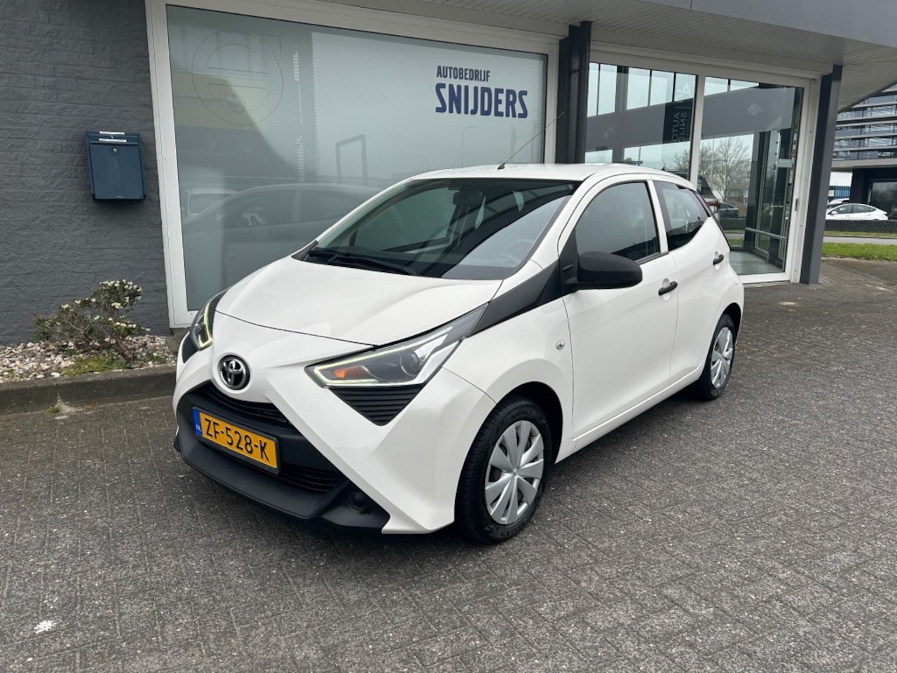 Toyota Aygo - 1.0 VVT-i x-fun 1.0 VVT-I X-FUN - AutoWereld.nl