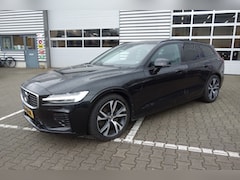 Volvo V60 - 2.0 T8 TE AWD R-DES. Trekhaak 2000kg, Pano, Leer